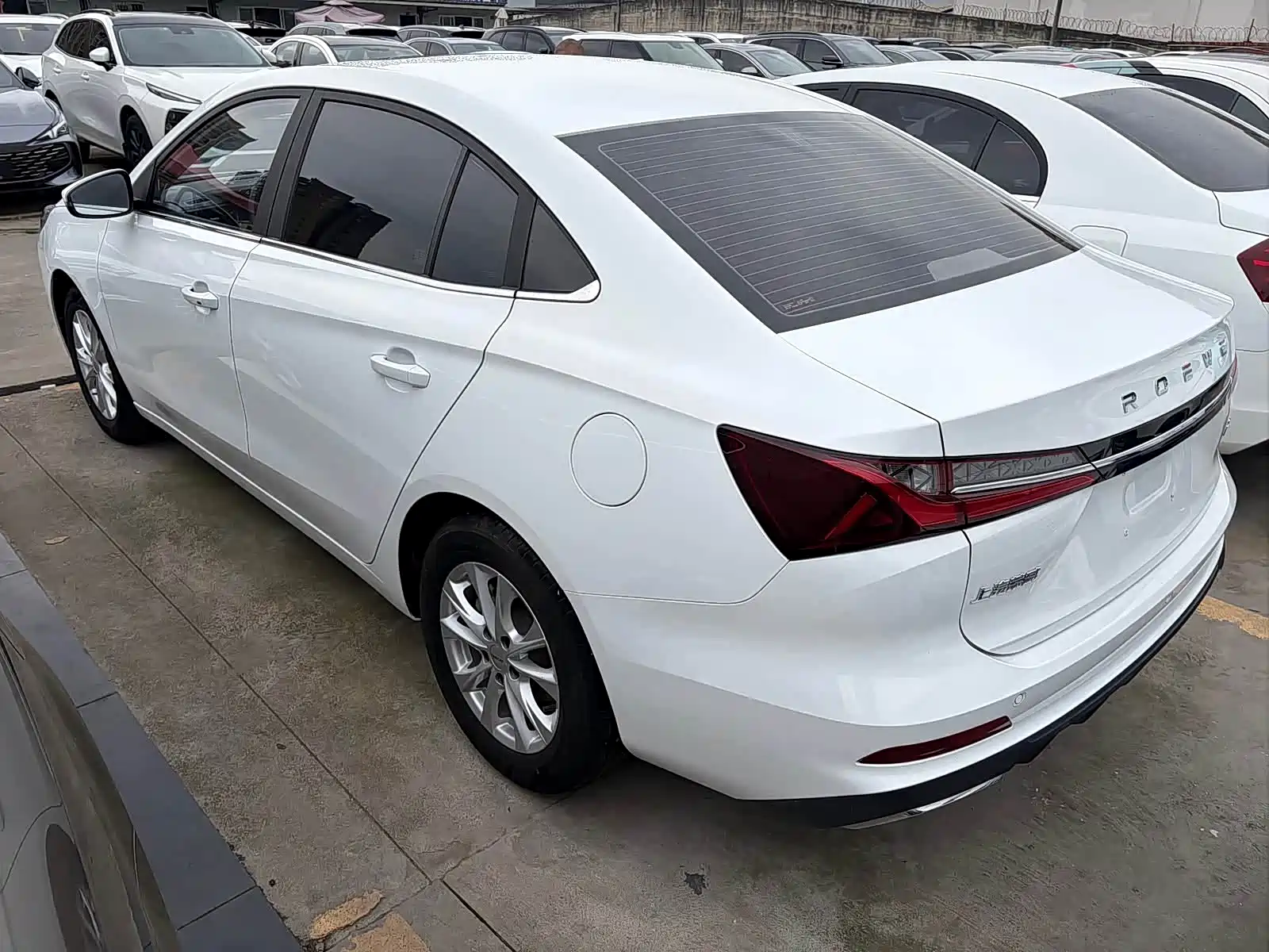 Photo 4 - Roewe i5