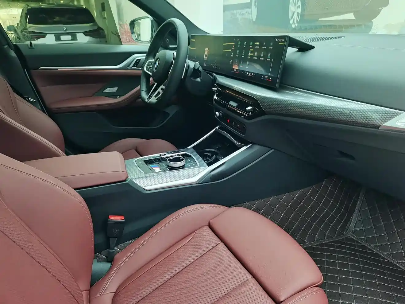 BMW 4 Series 2024 430i Gran Coupe M Sport Shadowline Package фото 18