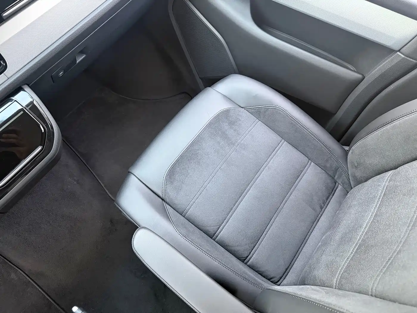 Volkswagen Multivan 2017 2.0TSI 4WD Explorer 7-seater фото 15
