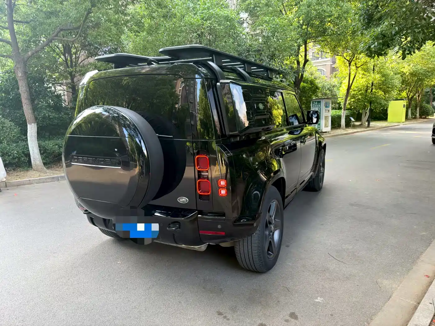 Land Rover Defender 2024 110 3.0T P400 X-DYNAMIC HSE фото 9