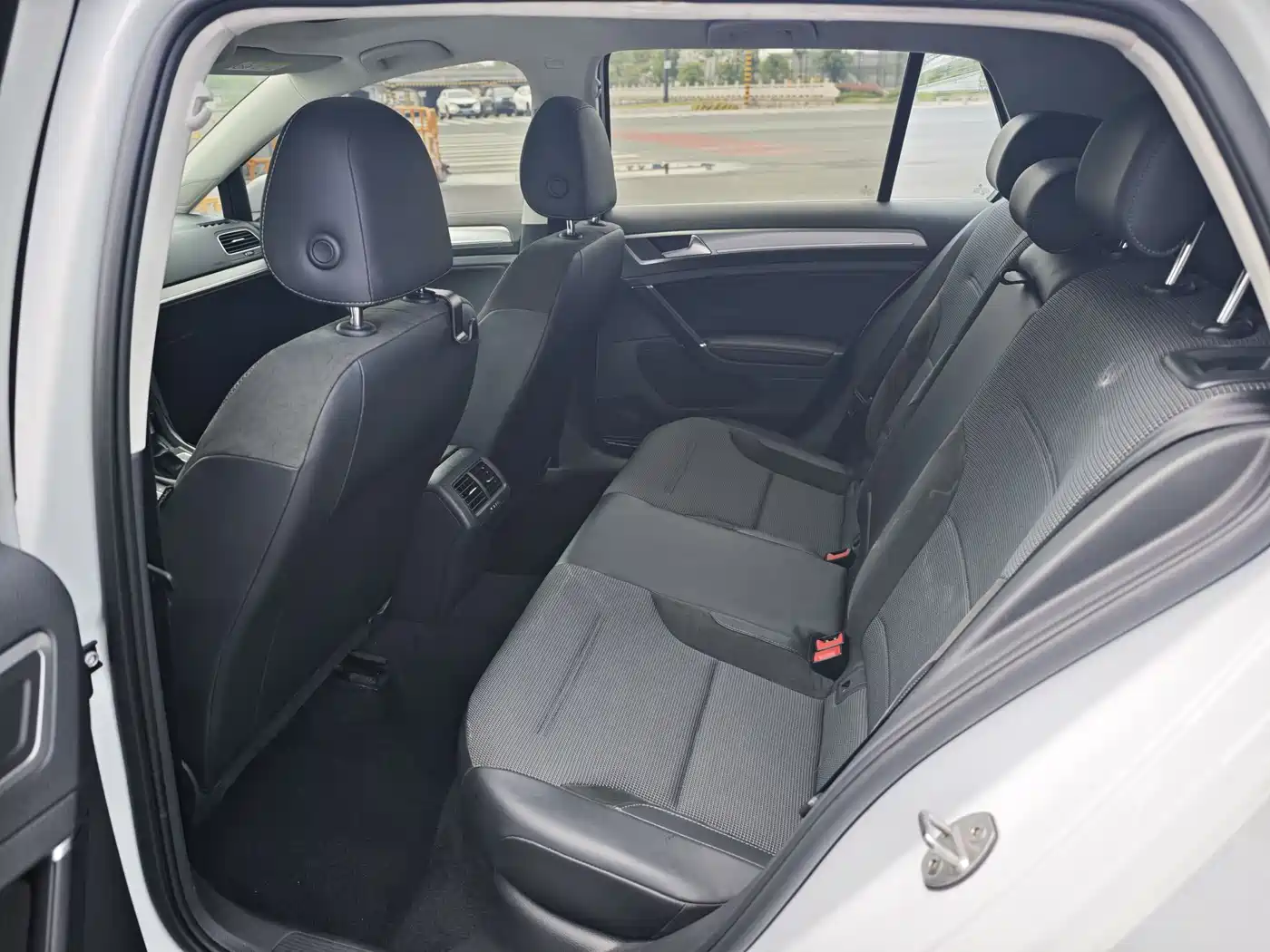 Volkswagen Golf 2018 230TSI Automatic Comfort фото 8