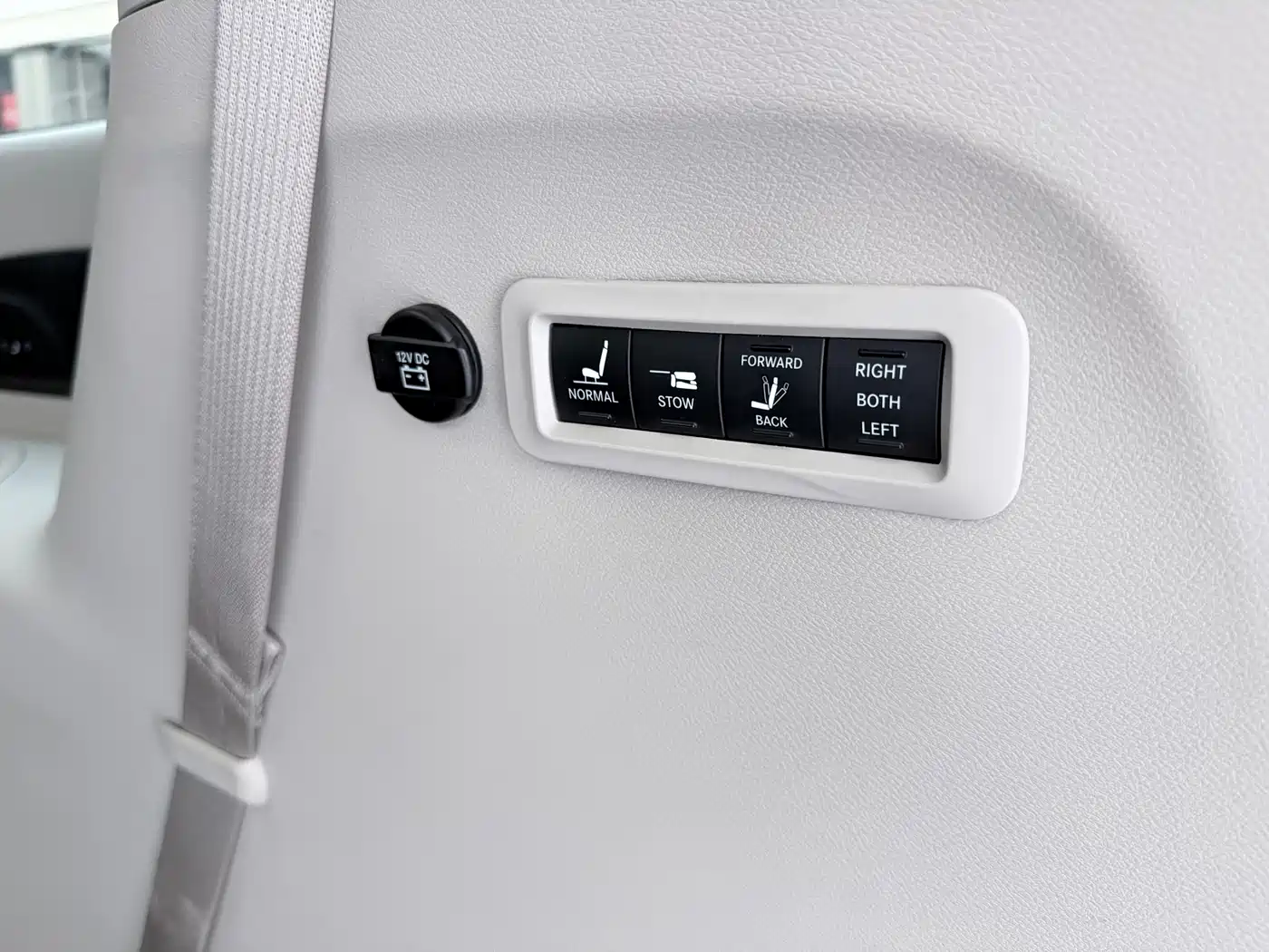 Chrysler Pacifica 2019 2017 3.6L Premium Edition