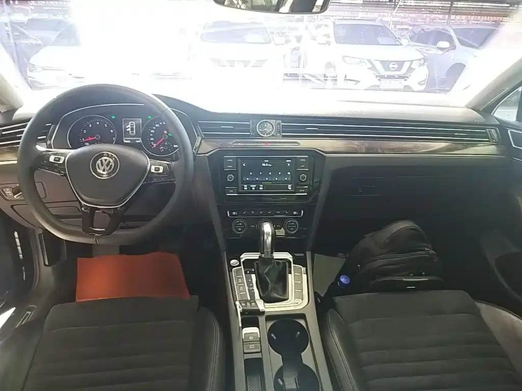 Volkswagen Magotan 2017 330TSI DSG Luxury фото 10