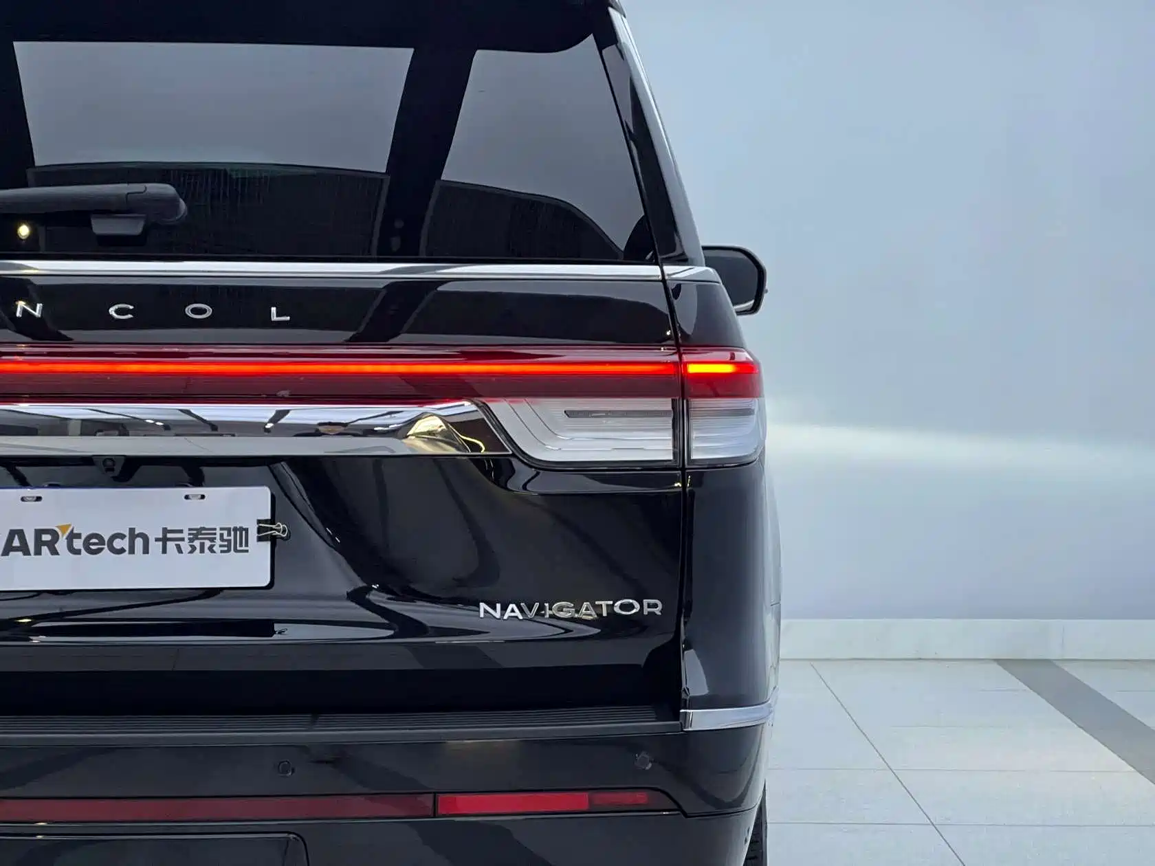Фото 3 - Lincoln Navigator