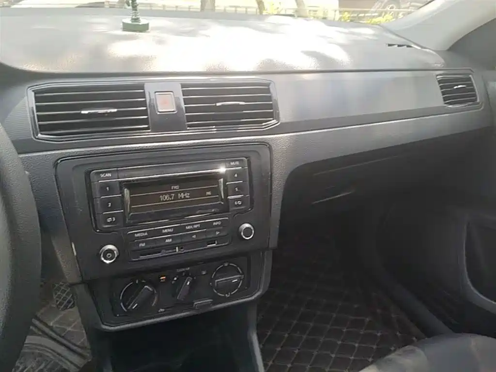Volkswagen Santana 2019 1.5L Manual Trend China VI фото 20