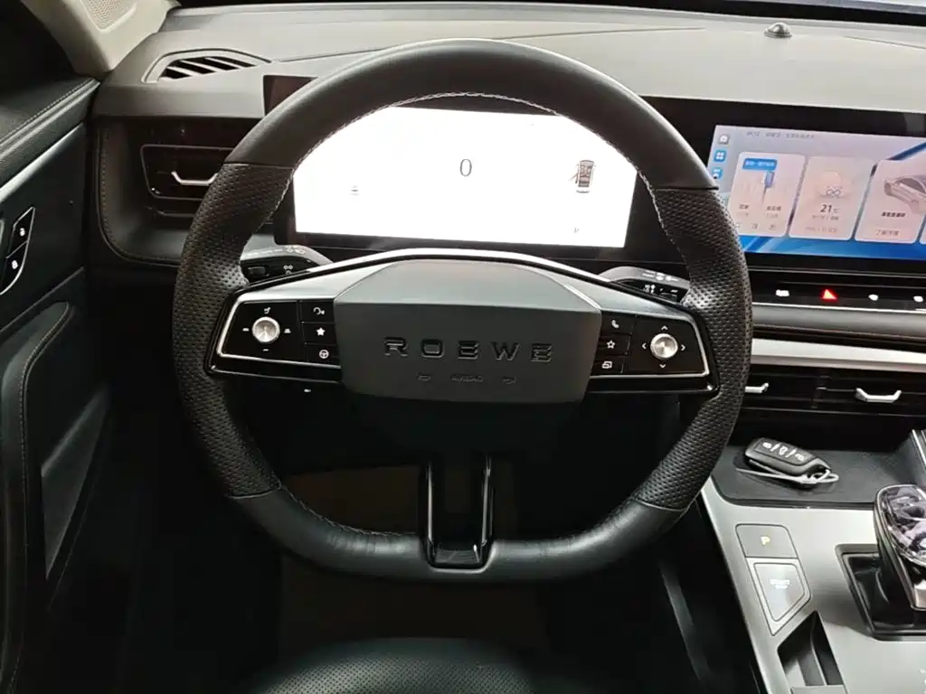 Фото 11 - Roewe RX5