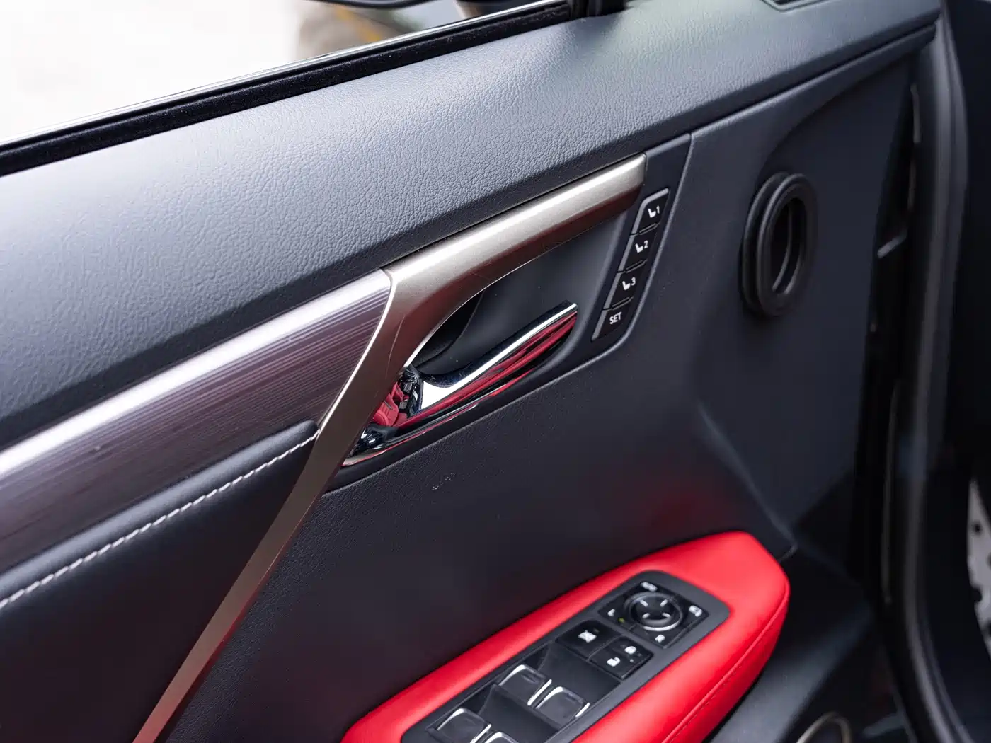 Фото 22 - Lexus RX