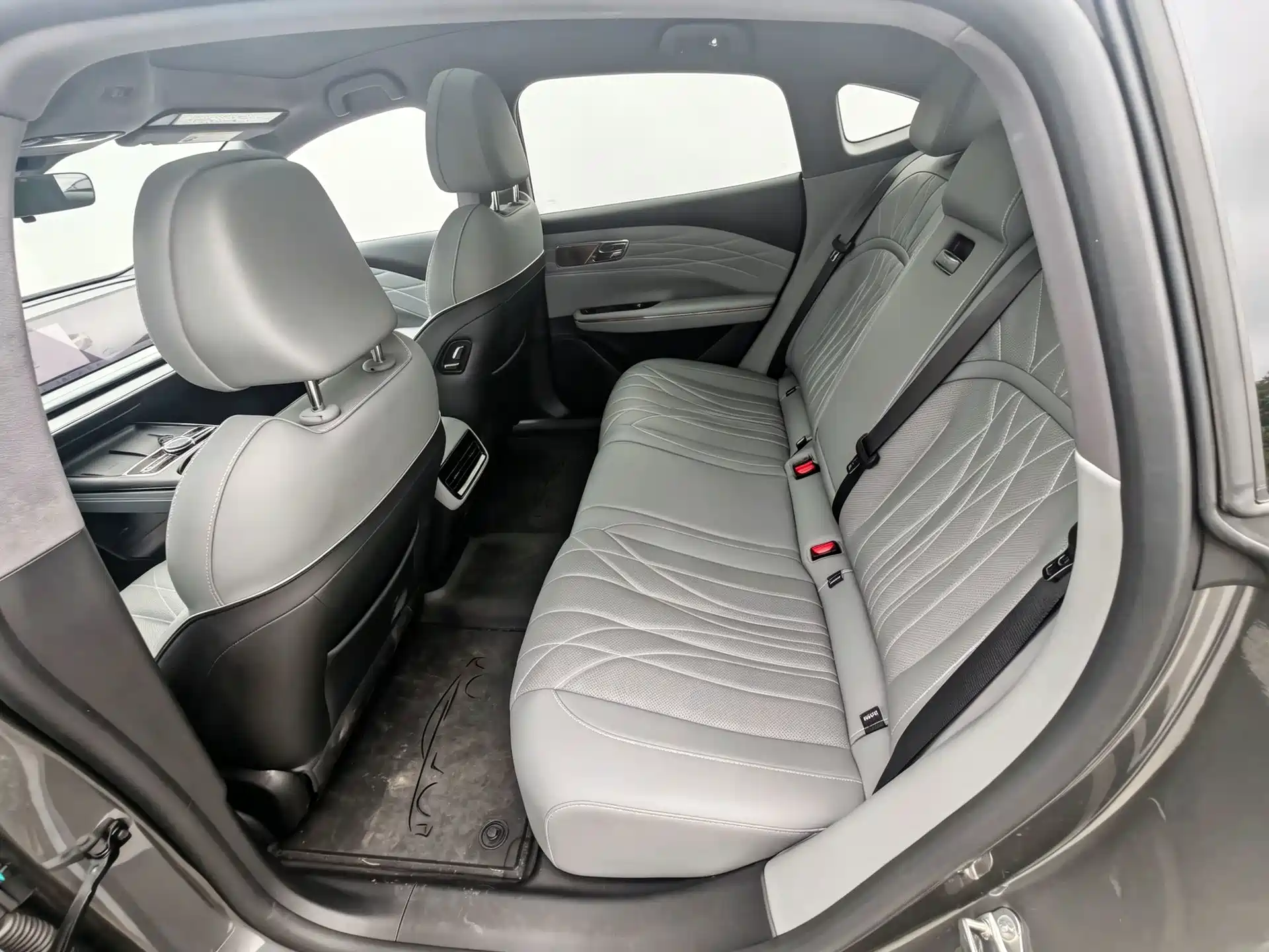 Фото 5 - Geely Galaxy Galaxy E8
