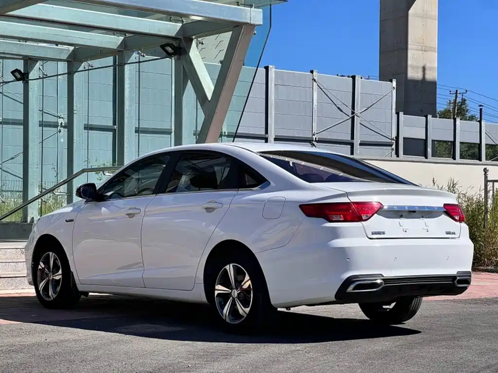 Фото 5 - Geely Emgrand GL