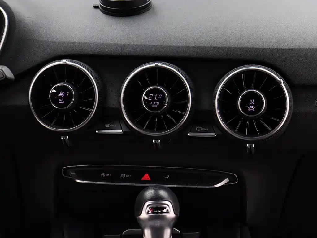 Photo 13 - Audi TT