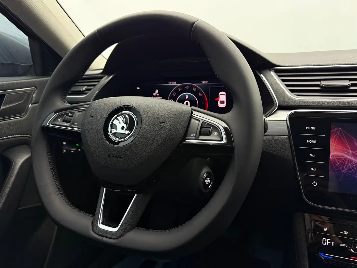 Škoda Superb 2023 TSI280 DSG Premium Edition фото 12