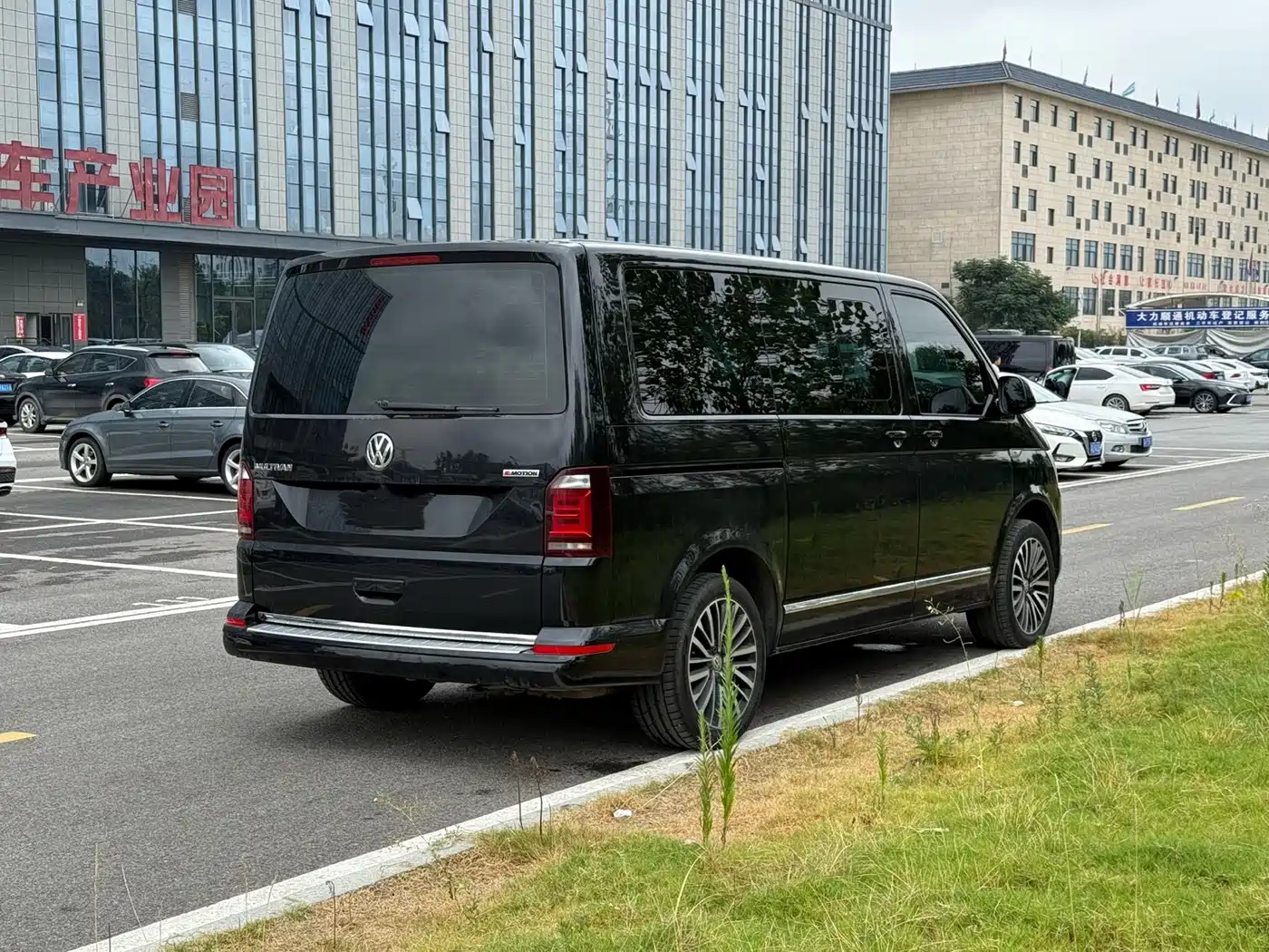 Volkswagen Multivan 2020 2019 2.0TSI 4WD Premium 7-seater
