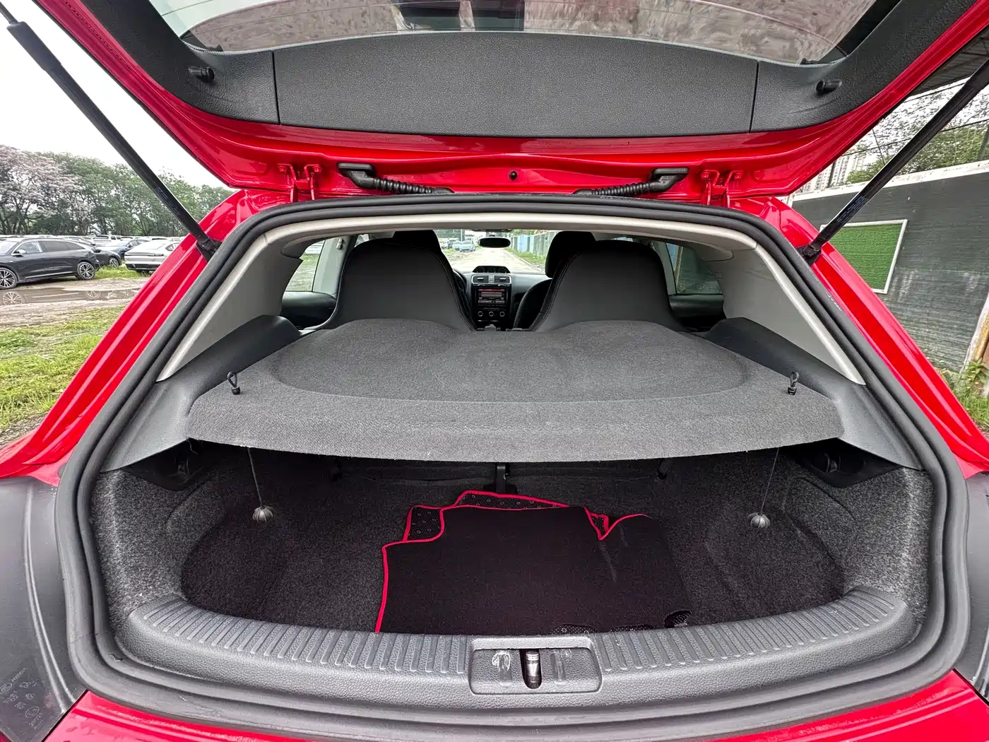 Volkswagen Scirocco 2015 1.4TSI Trend Edition фото 10