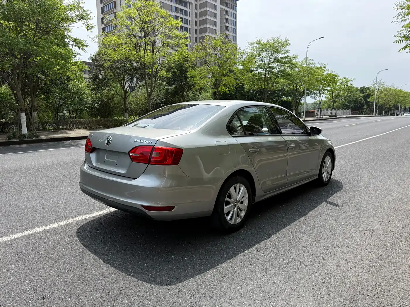 Volkswagen Sagitar 2014 1.6L Automatic Fashion фото 11