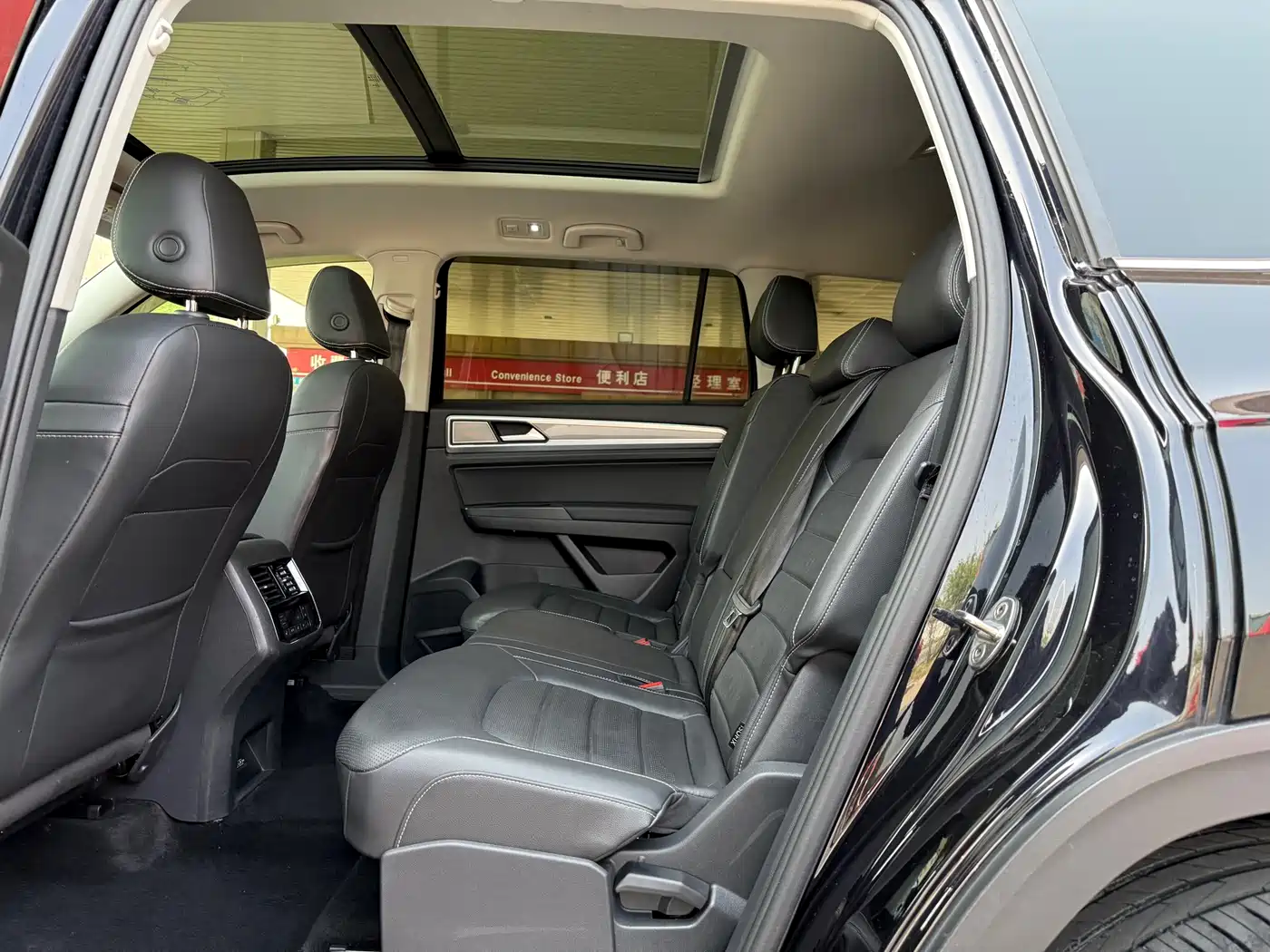 Volkswagen Teramont 2019 380TSI 4WD Luxury Edition China VI фото 15