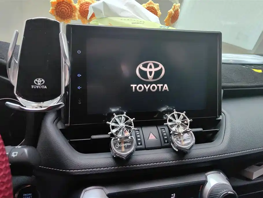 Toyota RAV4 Rongfang 2022 2.0L CVT 2WD Trend Edition фото 13