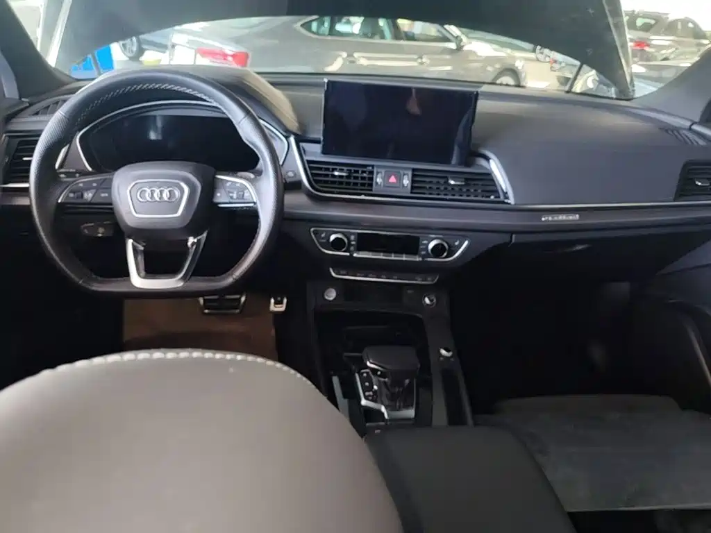 Audi Q5L Sportback 2023 2023 40 TFSI Luxury Style