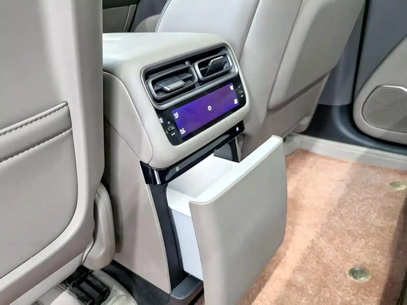 Li Auto i6 2026 2025 2WD Base Model