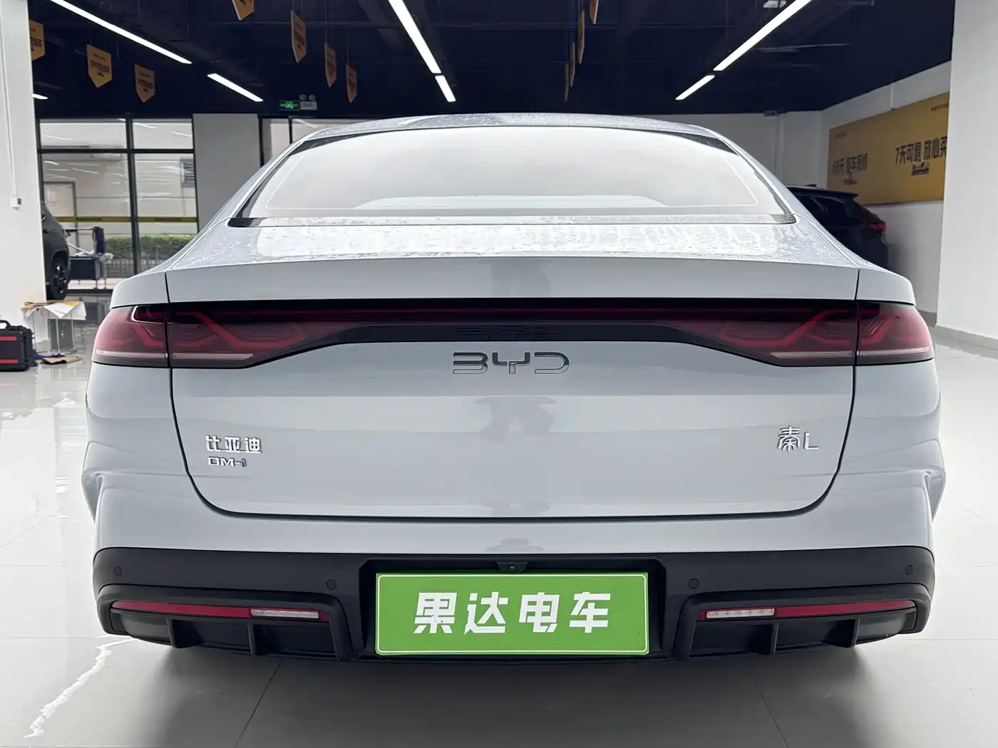 BYD Qin L 2024 DM-i 120KM Leading фото 6