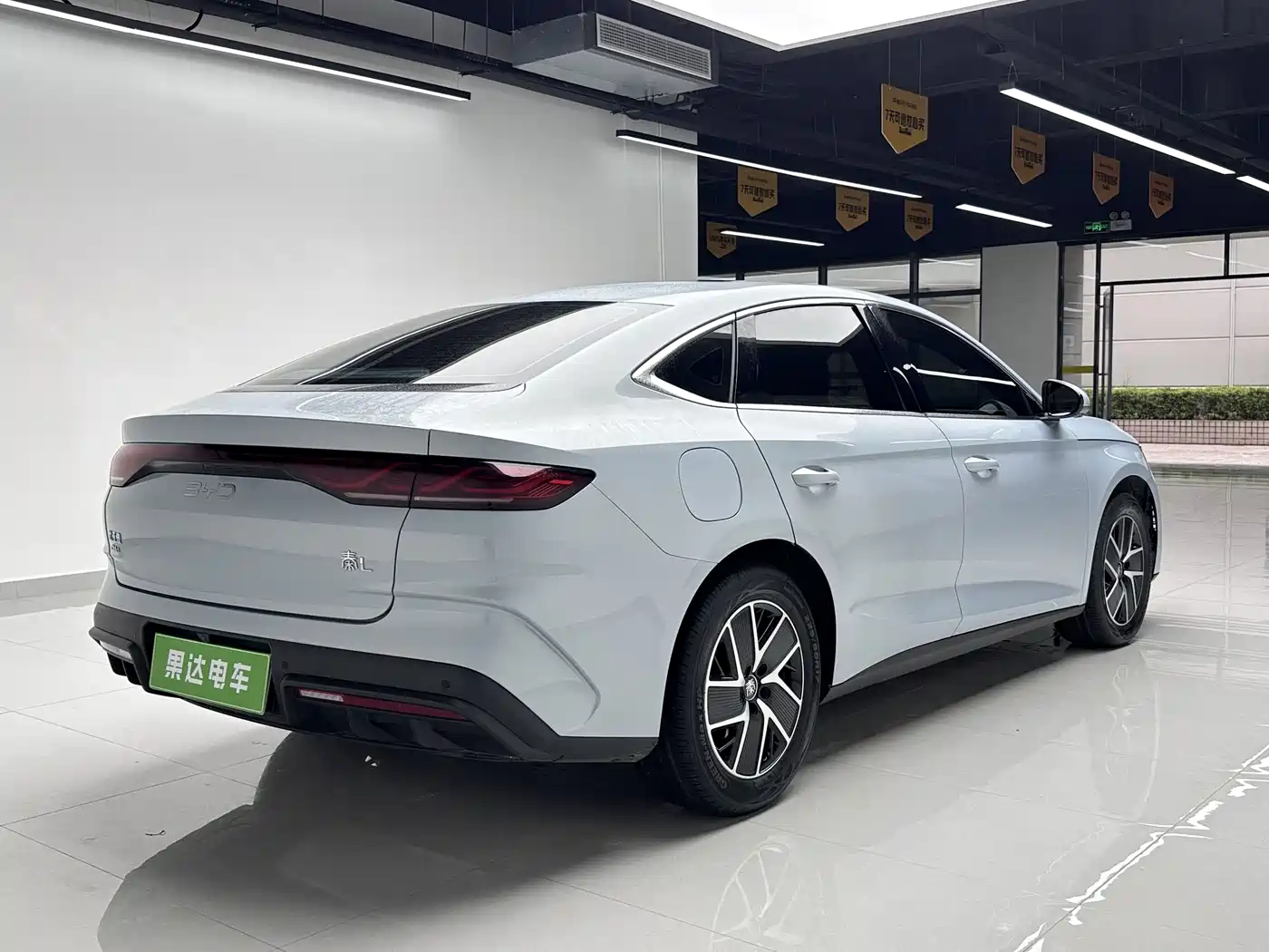 BYD Qin L 2024 DM-i 120KM Leading фото 7
