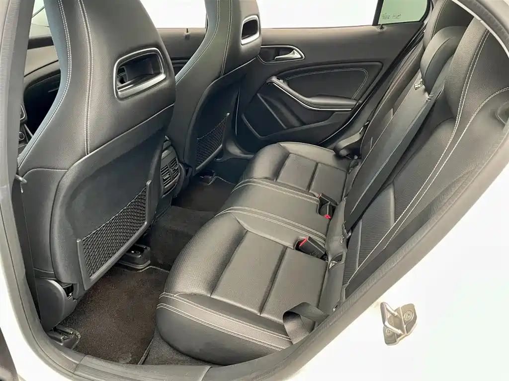 Mercedes-Benz GLA 2019 GLA 200 Dynamic фото 7
