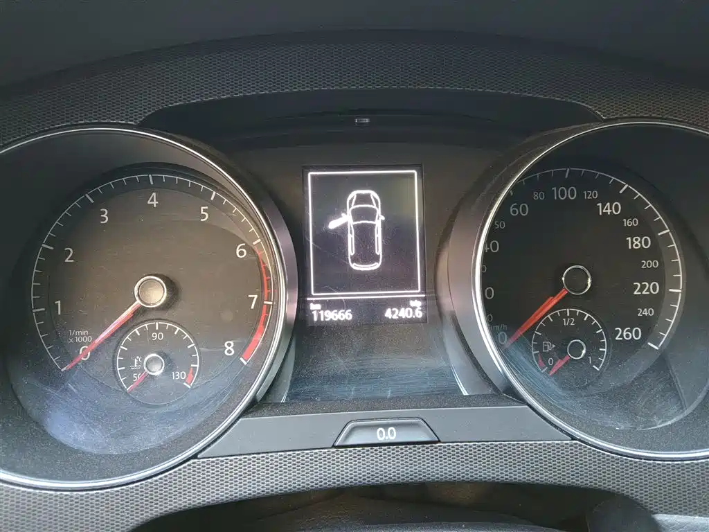 Volkswagen Golf Sportsvan 2018 230TSI Automatic Progressive фото 8