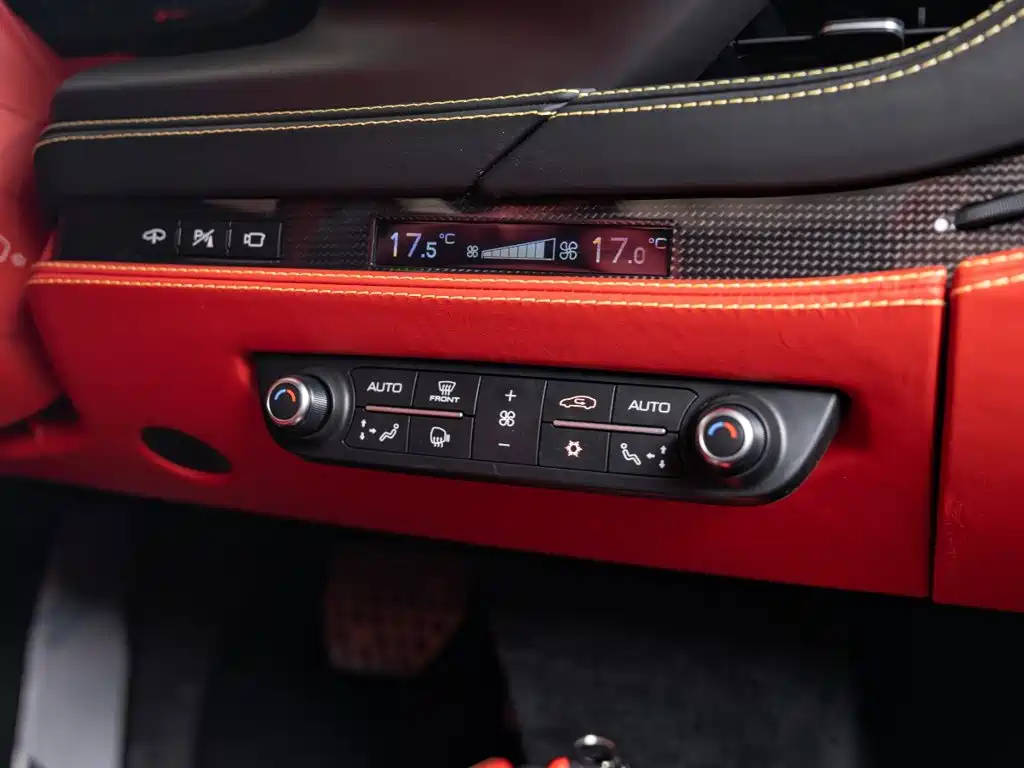 Ferrari F8 2021 2019 Tributo 3.9T V8