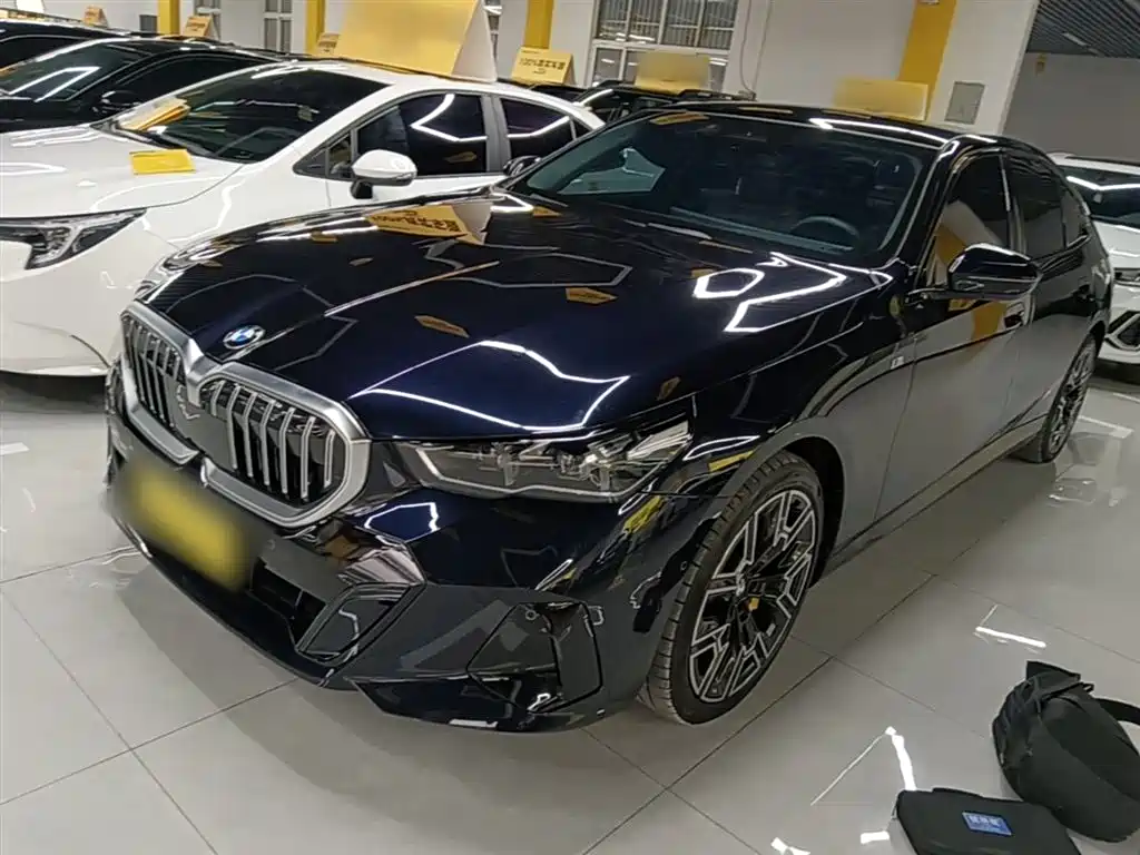 BMW 5 Series 2024 530Li Leading M Sport Package