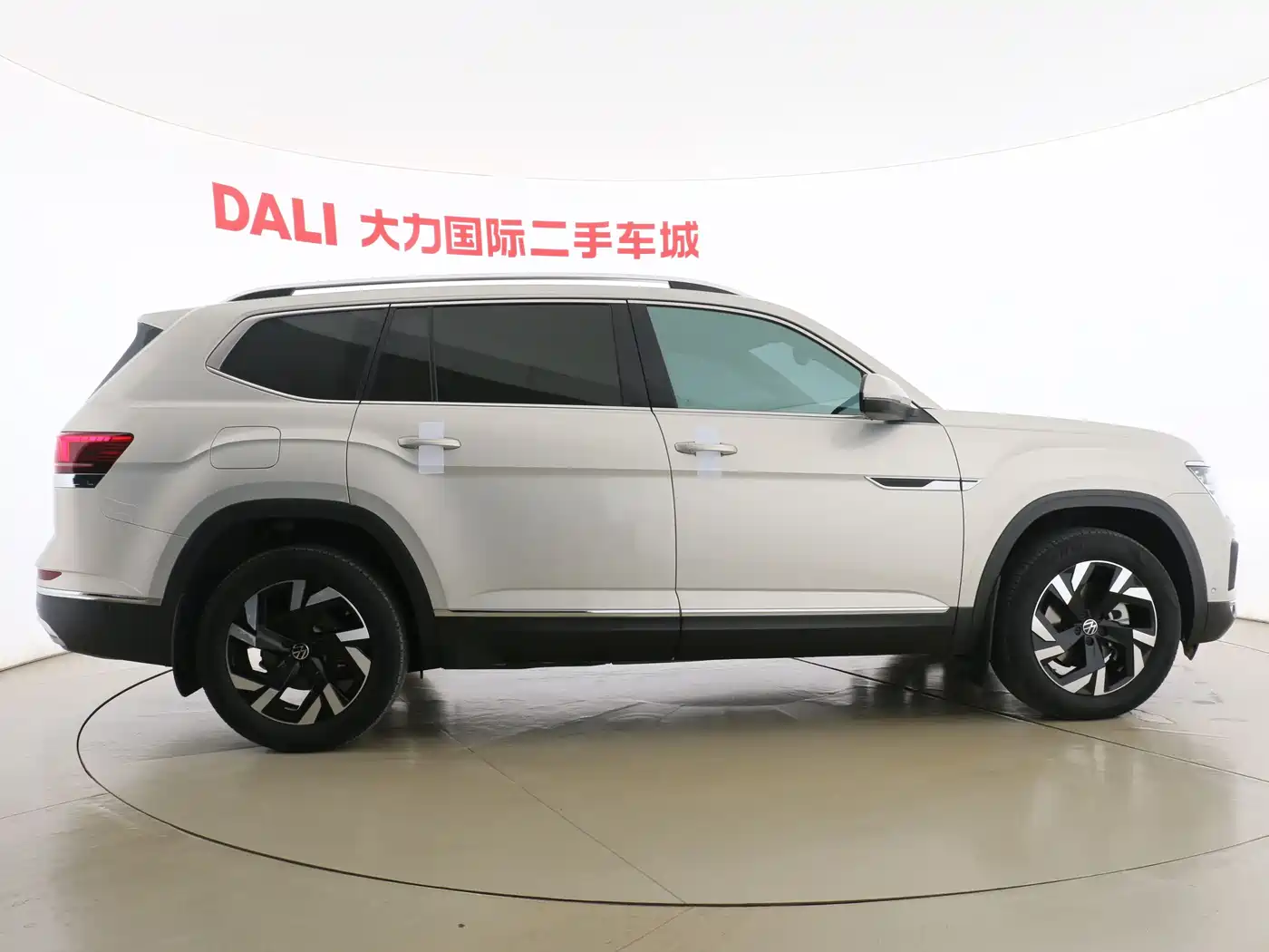 Volkswagen Teramont 2021 530 V6 AWD Prestige Luxury Edition фото 3