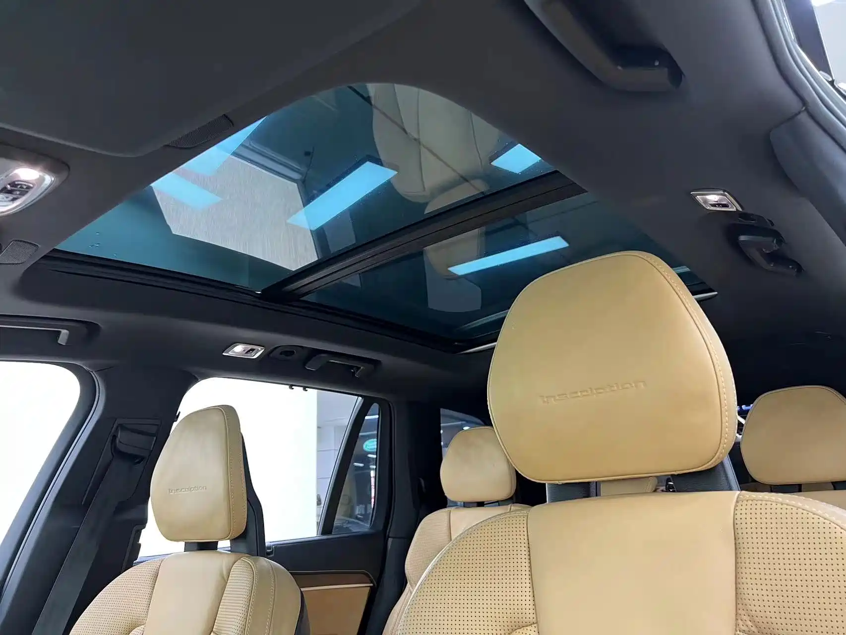 Photo 32 - Volvo XC90