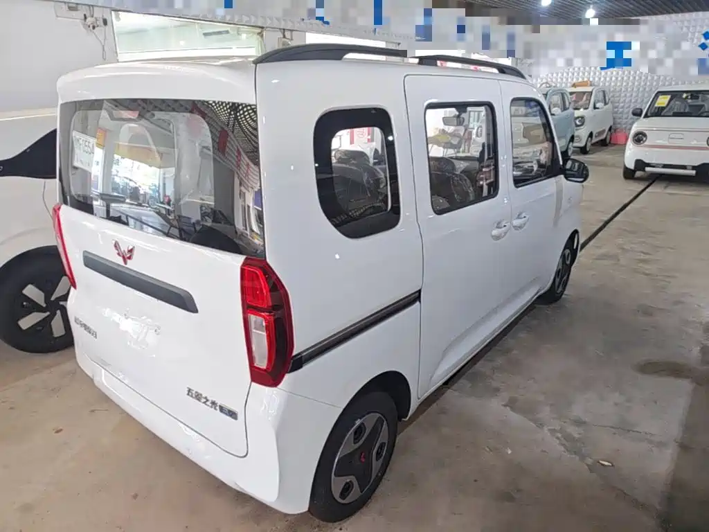 Wuling Motors Wuling Zhiguang NEV 2026 2025 Model 305km Base Version