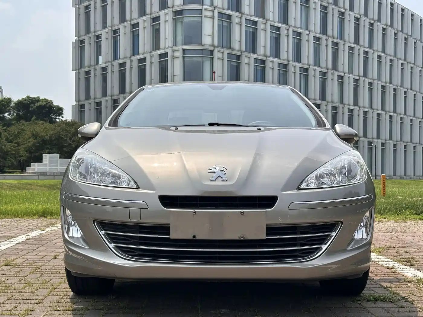 Photo 2 - Peugeot 408