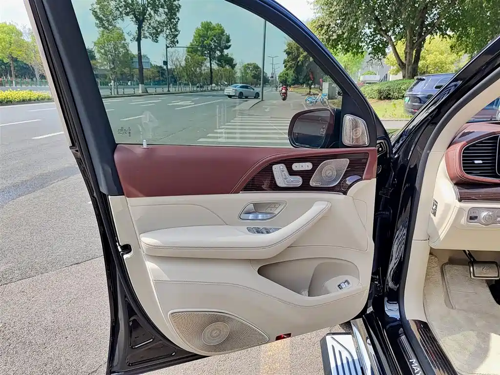 MERCEDES-BENZ MAYBACH GLS