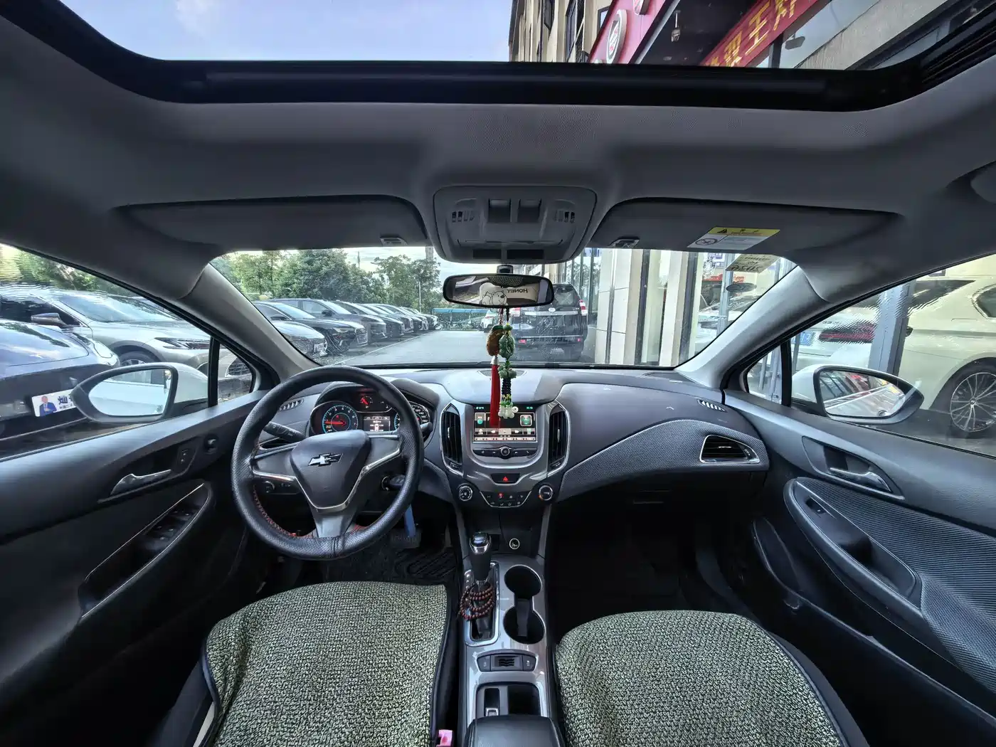 Chevrolet Cruze 2018 2018 320 Automatic Pioneer Sunroof Edition