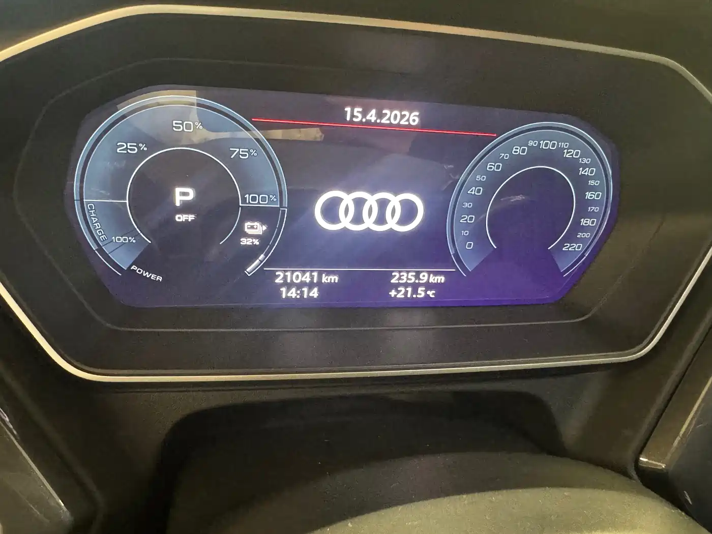 AUDI Q4 E TRON