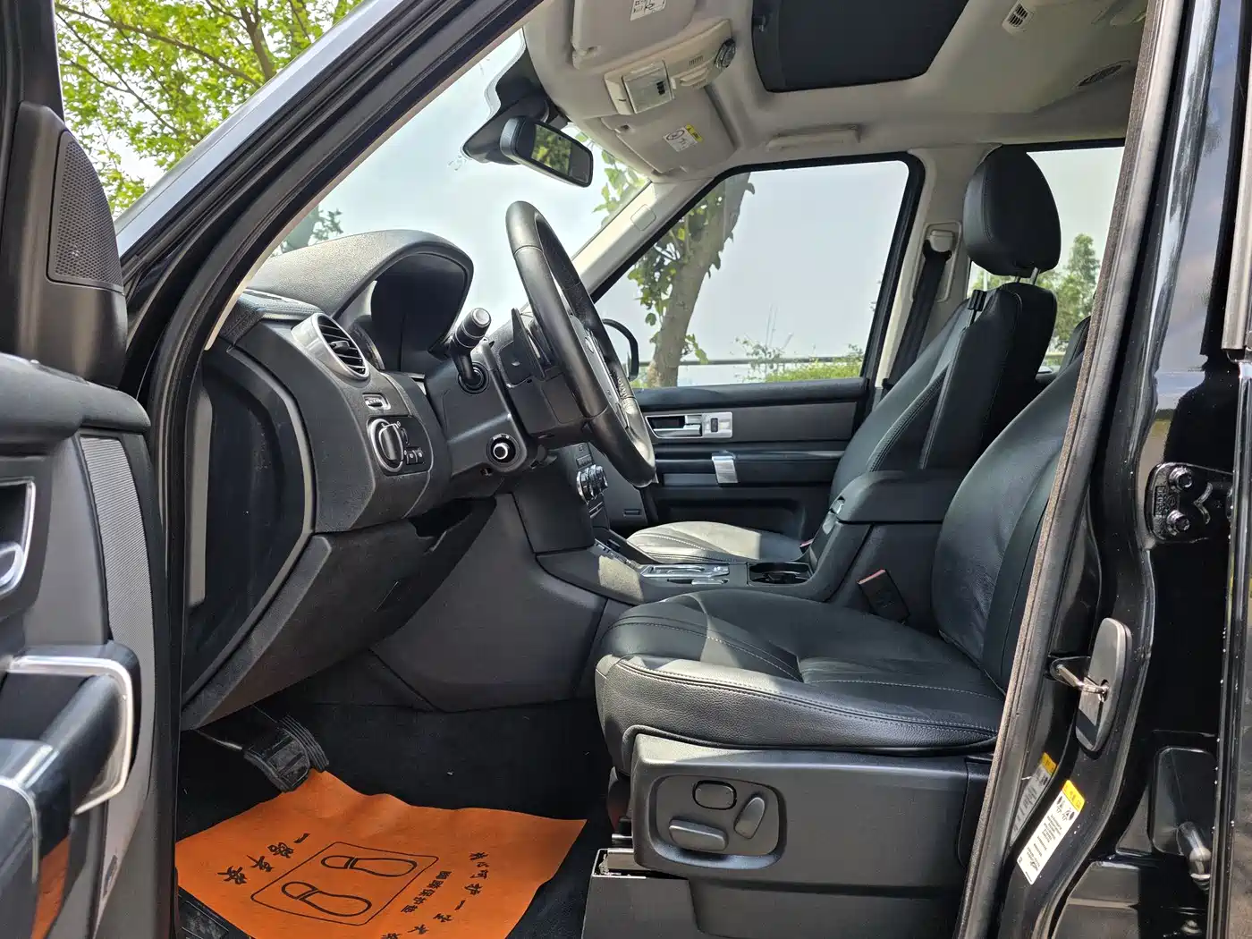 Land Rover Discovery 2016 3.0 SC V6 HSE фото 9