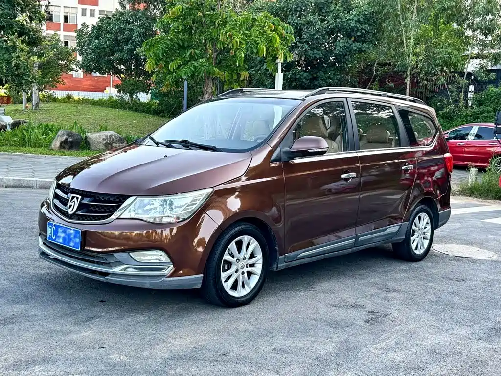 Фото 1 - Baojun 730