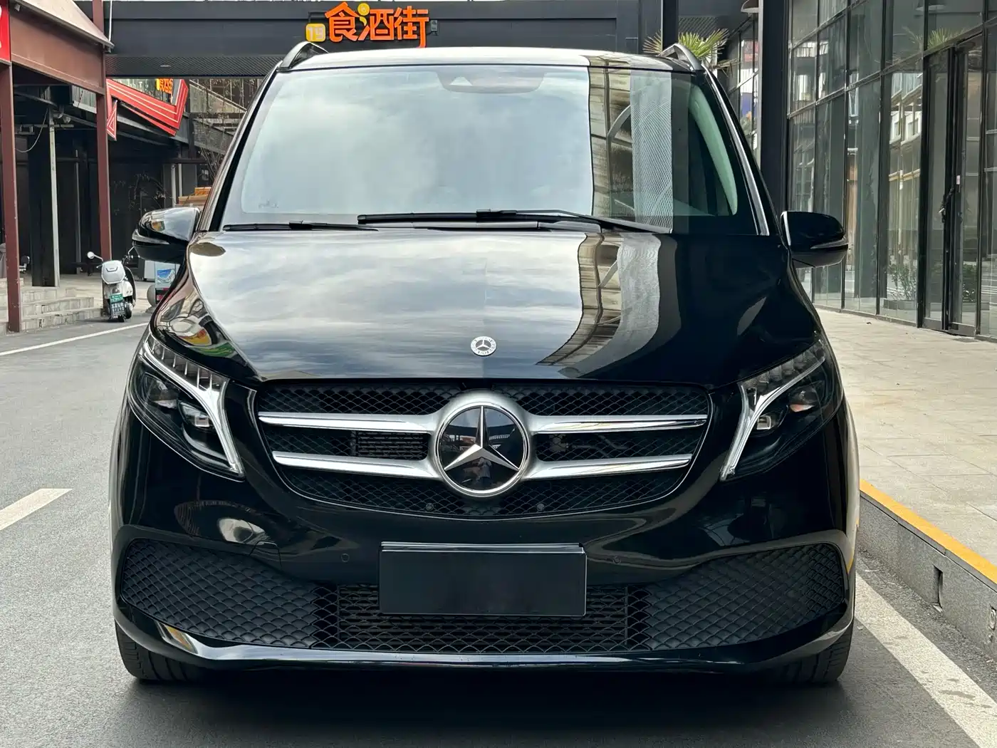 Mercedes-Benz V-Class 2022 V 260 Pilot Edition фото 2