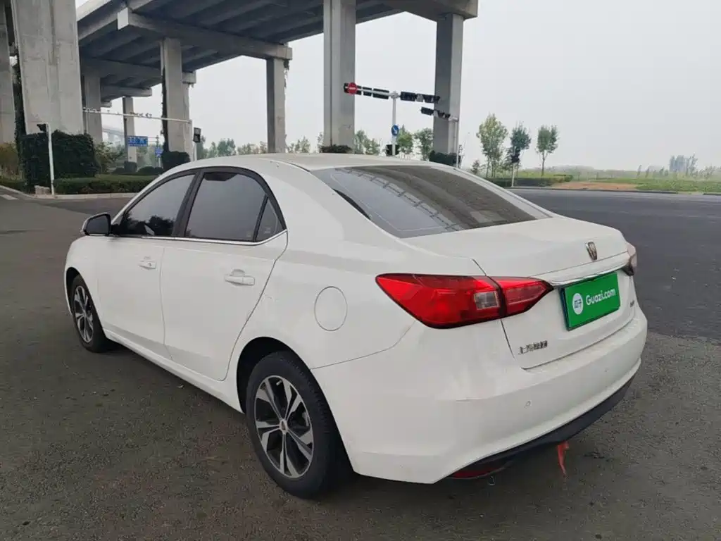 Фото 5 - Roewe 360