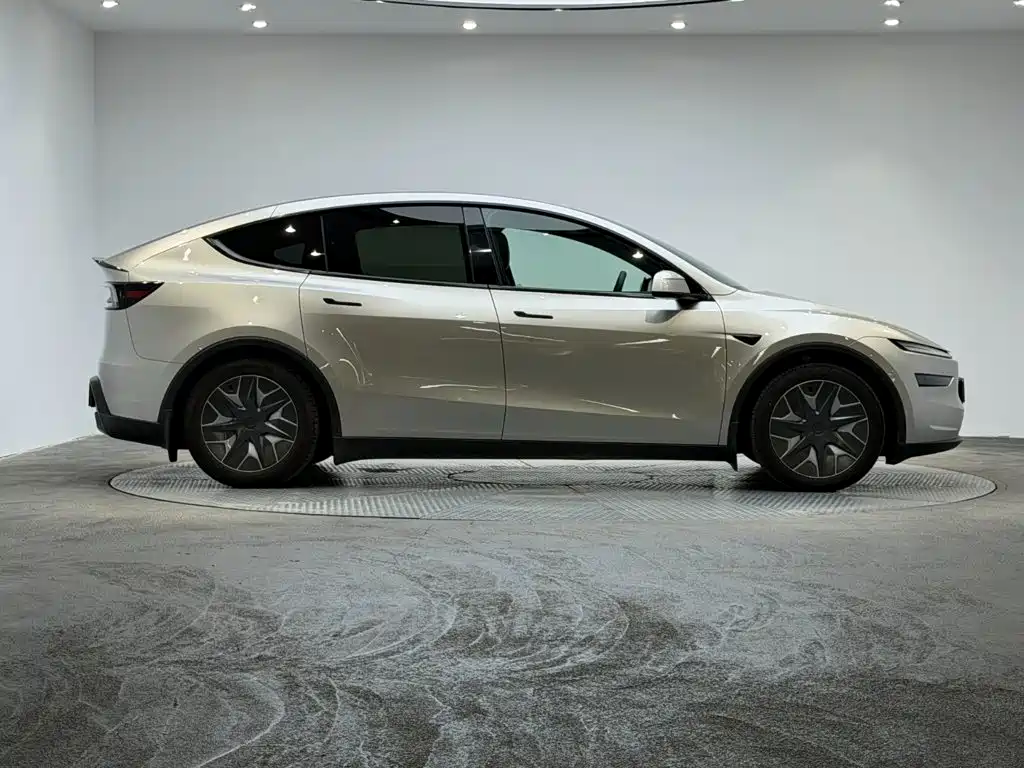 Tesla Model Y L 2026 2025 Facelift Long Range AWD