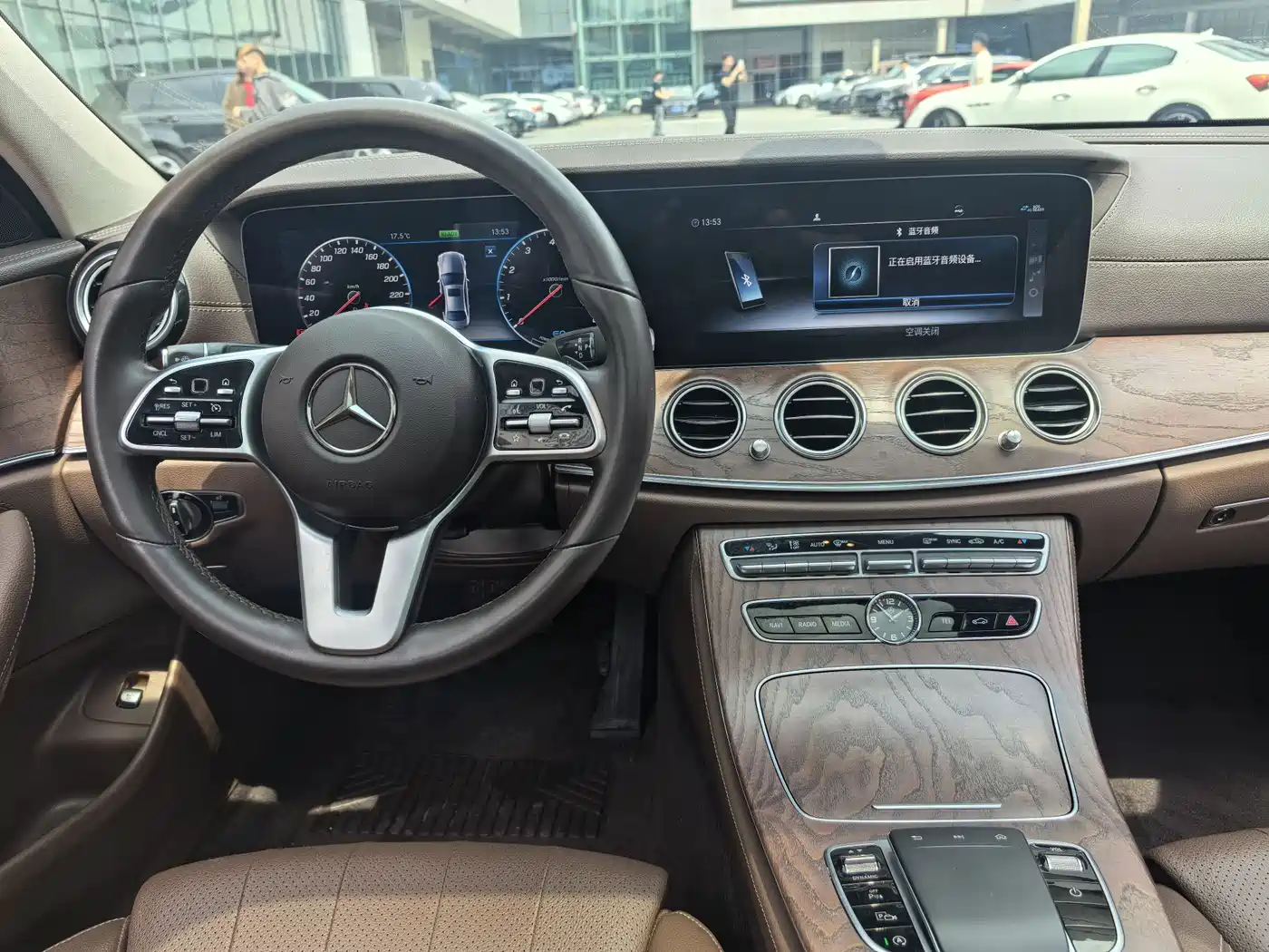 Mercedes-Benz E-Class 2020 E 260 L фото 12