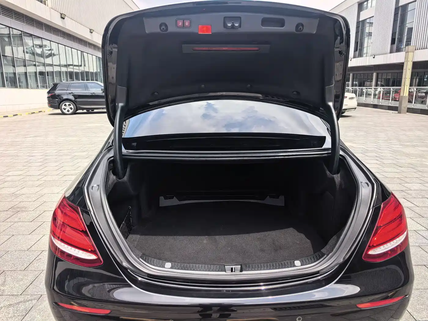 Mercedes-Benz E-Class 2020 E 260 L фото 13