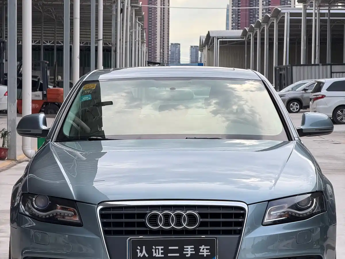 Audi A4L 2012 2.0 TFSI Auto Standard фото 2