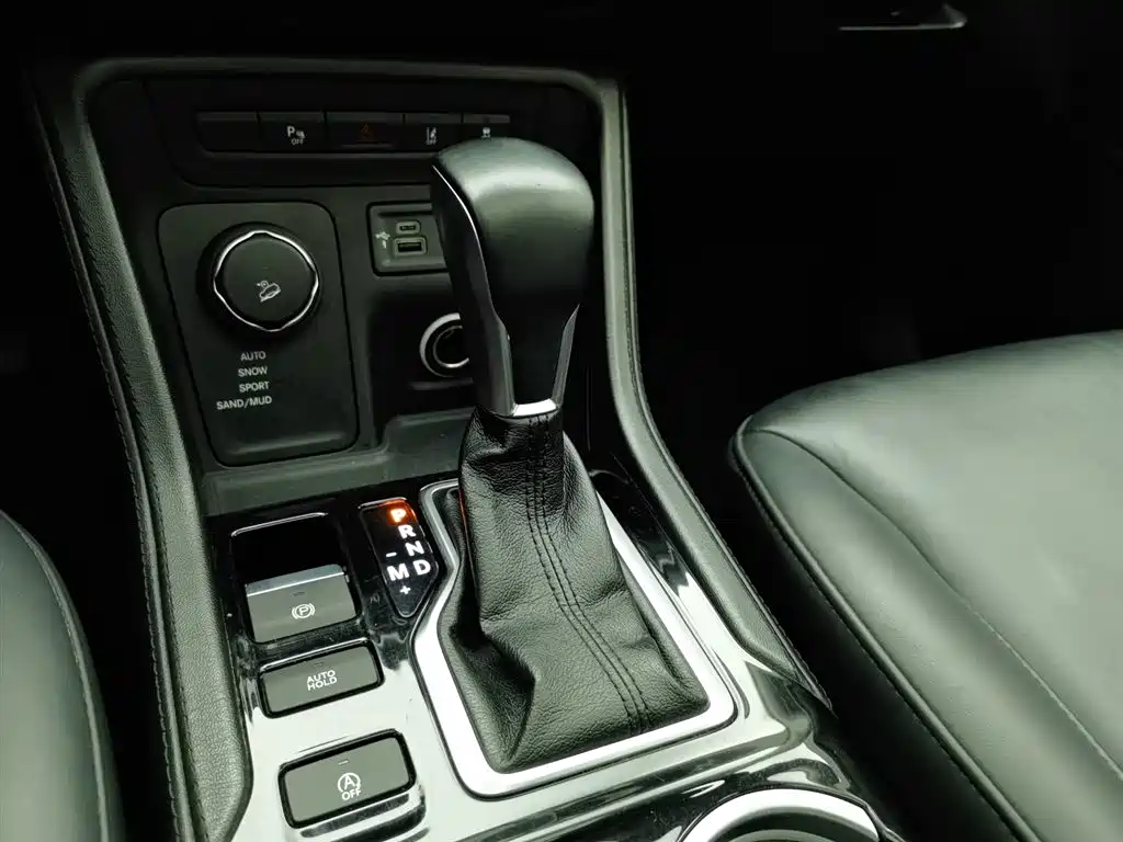 JEEP GRAND COMMANDER