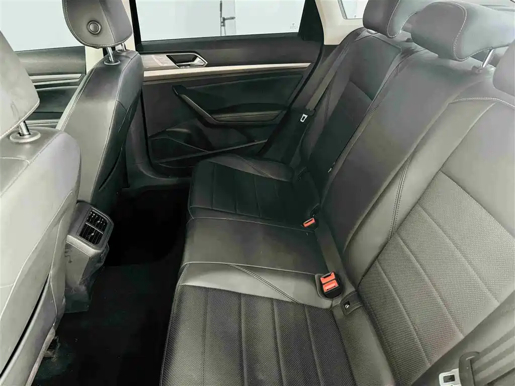 Volkswagen Lavida 2021 1.5L Auto Comfort Edition фото 30