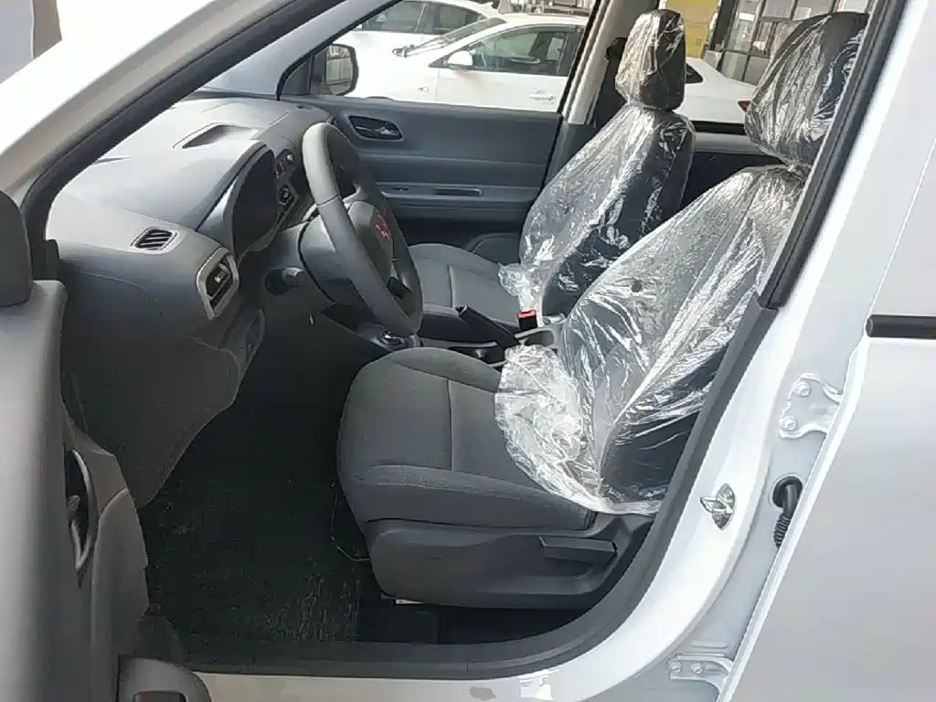 Wuling Motors Wuling Hongguang New Energy 2026 2024 Model Pure Electric 300KM Utility Version