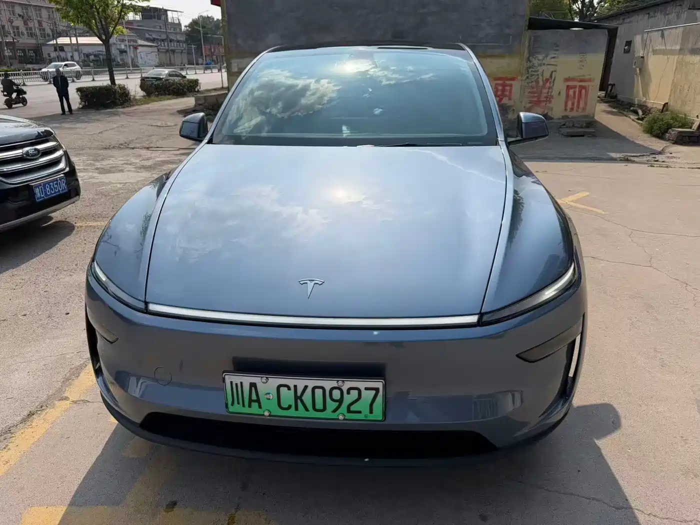 Tesla Model Y 2025 Long Range All-Wheel Drive фото 2