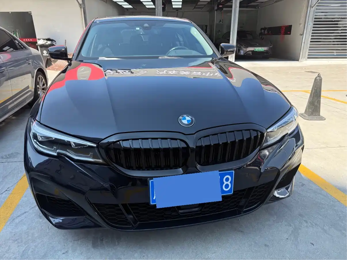 Photo 2 - BMW 3 Series