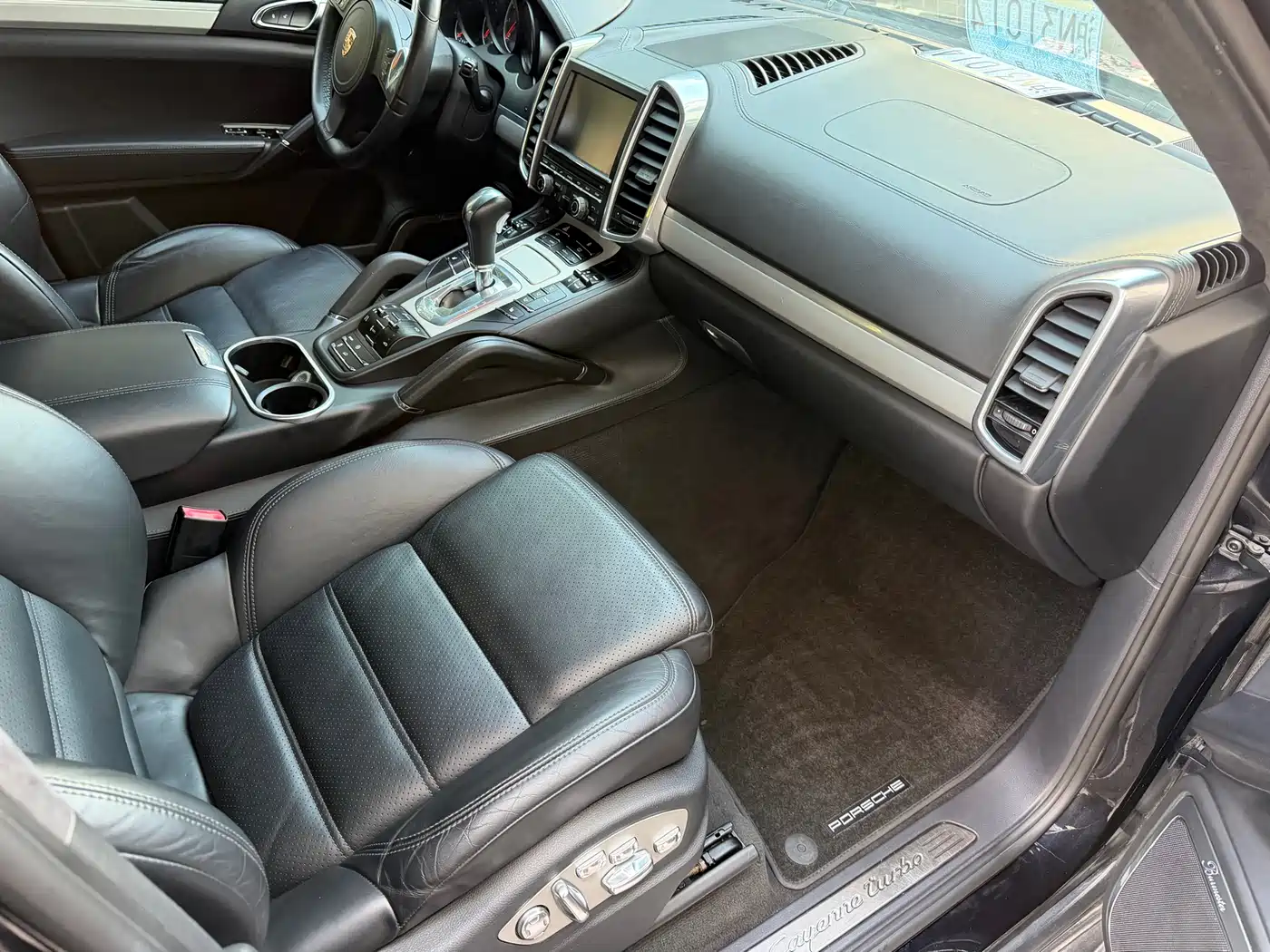 Porsche Cayenne 2011 Cayenne Turbo 4.8T фото 20