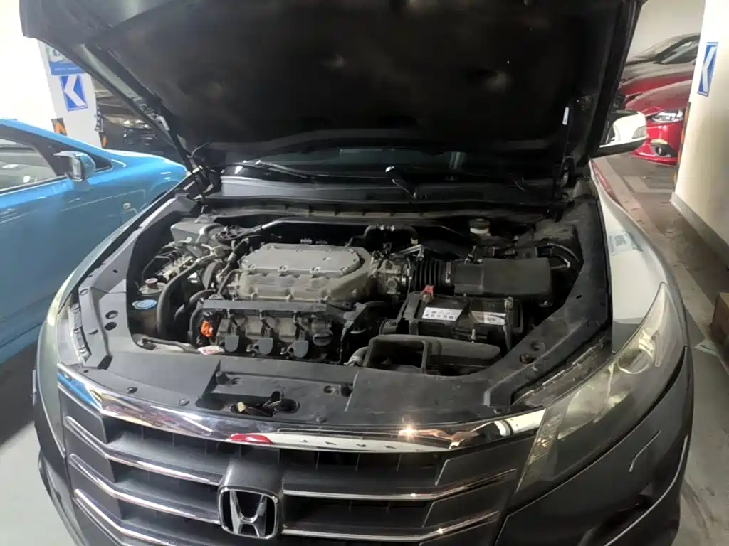 Фото 20 - Honda Crosstour